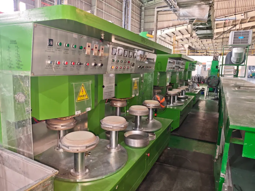 Die kookgerei basis soldeermasjien is in die buiteland geïnstalleer.